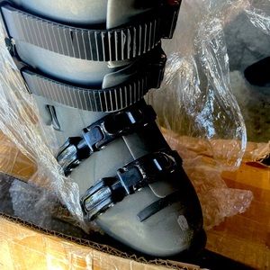 Dalbello Women’s ski boots size 8